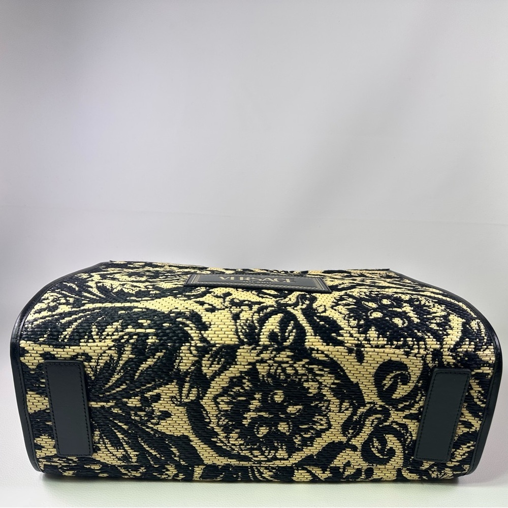 NEW! Extra Large Versace Athena Baroque Tote - Picture 9 of 11